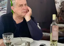 Mircea Dinescu revine la Prima TV cu un nou sezon al emisiunii „Poezie și delicatețuri”