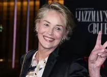 Sharon Stone a pozat în costum de baie la 65 de ani. Cum arată acum actrița din „Instinct primar”