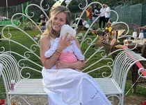 Roxana Hulpe, o mămică fericită. „Programul meu se numește acum Zora”. EXCLUSIV