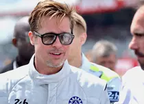 Brad Pitt, în cursa pentru Marele Premiu de F1 de la Silverstone. Actorul a filmat pentru noua sa producție
