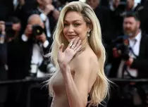 Gigi Hadid, prima reacție după ce a fost arestată în insulele Cayman. Ce avea în bagaje