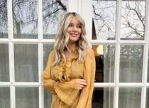 Cum arată casa din Maramureș primită cadou de Laura Cosoi de la soțul ei. Locul de basm unde artista și-a botezat fetițele