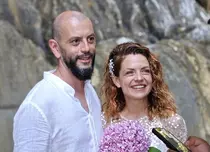 Victoria Raileanu și Adrian Ștefănescu s-au căsătorit religios. Primele imagini și mesajul emoționant al actriței