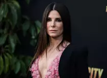 Sandra Bullock rupe tăcerea după moartea lui Bryan Randall. De ce a fost nevoită să ascundă boala iubitului ei