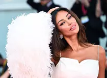 Mădălina Ghenea, spectaculoasă pe covorul roșu de la Festivalul de Film de la Veneția 2023. A fost însoțită de iubitul ei, Grigor Dimitrov