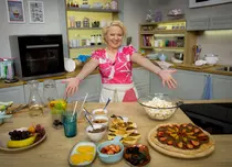 O nouă emisiune la TV Paprika. Când începe „Deserturi Magice cu Prăjiturela”, cu Mihaela Sava