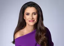 Iuliana Tudor, momente emoționante cu părinții ei, la lansarea cărții sale. Iuliana Marciuc a izbucnit în lacrimi