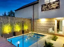 Mozaic piscină : 3 materiale esențiale sau cum să aducem vacanța exotică la noi acasă