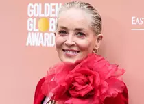Sharon Stone este obligată să doarmă cel puțin 8 ore pe noapte. Care este motivul
