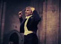 Bradley Cooper a învățat timp de șase ani să dirijeze pentru cele șase minute de concert live din filmul „Maestro”