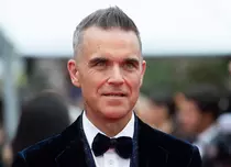 Motivul pentru care copiii lui Robbie Williams nu au telefoane mobile. Decizia artistului este una clară: „Cum aș putea să dau acest drog unui copil?”