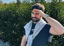 Alp Navruz revine pe micile noastre ecrane în serialul turcesc „Îngeri tăcuți”. Când e premiera