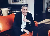 Erkan Petekkaya revine pe micile ecrane într-un serial la postul Acasă. Când începe „Acea fată”