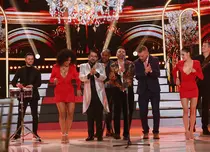 Revelionul cel neBUN aduce la Antena 1 zeci de vedete, care se întrec în cel mai tare concurs. Cine vor fi gazdele emisiunii