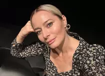 Laura Cosoi, superbă într-o rochie care a costat doar 50 de lei. A furat toate privirile la cel mai recent eveniment monden