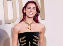 Dua Lipa împlinește 31 de ani! De la coveruri pe YouTube la succes mondial. Cum arată viața artistei după nunta cu Callum Turner