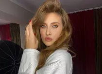 Ce probleme are Iulia Albu în prag de sărbători. Noua locuință îi dă mari bătăi de cap: „Voi locui în șantier”