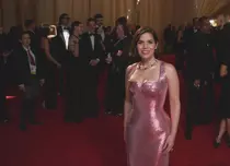 Oscar 2024. Ținutele de pe covorul roșu, în prim-plan la „Live From E!: The Oscars”