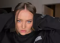 Delia Matache, fără inhibiții, pe pagina de Instagram. Artista s-a pozat într-un costum de baie minuscul