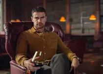 „Gangsteri cu stil”, serial Netflix regizat de Guy Ritchie. Distribuție și trailer