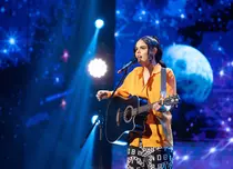 Românii au talent 2024. Cine este Iulia Vîlceanu, tânăra care a primit Golden Buzz din partea lui Smiley și a lui Pavel Bartoș