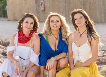 Primele imagini din „Retreat Vama Veche”. Când se lansează filmul cu Ada Condeescu, Adela Popescu și Laura Cosoi în rolurile principale