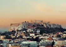 Vacanța de 1 Mai și de Paște în forfota marilor orașe, în cel mai vestic punct al Europei ori pe tărâmul făgăduinței