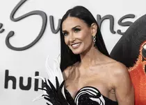 Demi Moore a făcut furori la o prezentare de modă Gucci. A purtat o ținută provocatoare transparentă: „Arată mai bine ca la 25 de ani!”