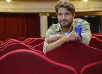 Ce nu știați despre Maxi Iglesias, frumușelul actor spaniol din „Gustul înfrângerii”, mini-seria de la Acasă