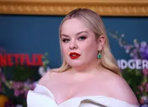 Actorii din „Bridgerton” au arătat fantastic pe covorul roșu, la premiera sezonului 3. Ce rochie a îmbrăcat Nicola Coughlan