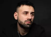 Valentin Sichim s-a alăturat distribuției „Lia – Soţia soţului meu”. Ce rol joacă în serialul de la Antena 1 iubitul Marei Oprea