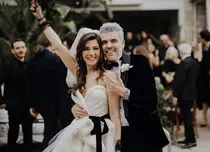 Gökçe Bahadır traiește pe picior mare! Cât plătesc chirie actrița din „Tablou de familie” și soțul ei pentru a locui într-o vilă de lux
