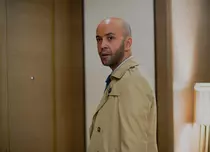 Rolul din „Tablou de familie”, o adevărată provocare pentru Sarp Akkaya. Drama care i-a marcat viața actorului