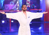 George Tănase a acceptat provocarea „Splash! Vedete la apă”. A tratat obstacolele cu umor: „Se dă un premiu în bani? Am rate”