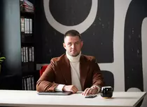 Șef sub acoperire (Pro TV). Protagonistul episodului de azi, fondatorul unui brand românesc de fast food. „Mă va ajuta să am o imagine și mai clară”