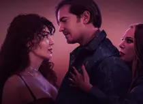Çağatay Ulusoy joacă un gigolo în filmul „Un adevărat gentleman”. În pelicula lansată deja pe Netflix joacă și Ebru Șahin