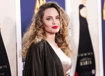 Angelina Jolie rupe tăcerea după 10 ani de singurătate: „Viața m-a frânt puțin, dar e timpul să fiu liberă”