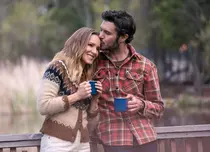 Serialul „Nimeni nu vrea asta” va avea un al doilea sezon pe Netflix. Cine se alătură echipei