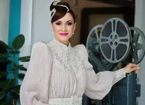Iuliana Tudor, superbă într-o fotă veche de 130 de ani. Secretul ținutelor alese pentru Gala de 25 de ani de televiziune