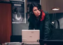 De la thrillere polițiste la comedii spumoase: Top 10 seriale românești pe Netflix pe care trebuie să le vezi în 2026