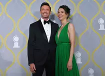 Hugh Jackman, pregătit să înceapă un nou capitol alături de Sutton Foster. Actorul a divorțat în urmă cu doi ani