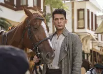 Ce se întâmplă în primul episod din „Aziz”. Noul serial turcesc începe azi la Kanal D. Programul de difuzare