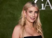 Emma Roberts, schimbare de look spectaculoasă. Asemănarea cu Julia Roberts este izbitoare