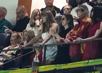 Taylor Swift a fost huiduită la finala Super Bowl. Serena Williams i-a luat apărarea public