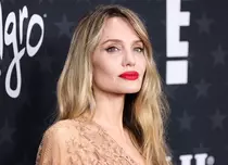Copiii Angelinei Jolie, îngrjiorați de cât de slabă e acum actrița. Ce spun medicii despre starea ei