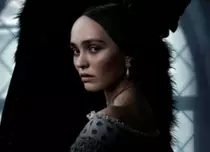 „Nosferatu” pe SWEET.TV: Cum poți să vezi online filmul horror cu Lily-Rose Depp și Bill Skarsgård