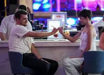 „Ana, Mi-ai fost scrisă în ADN”, serialul original semnat de Ruxandra Ion, va intra pe Netflix. Când apare producția cu Vlad Udrescu și Karina Jianu
