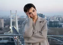 Karina Jianu, despre tunsoarea sa scurtă: „Nu regret deloc ziua în care am mers și am renunțat la o mare parte din păr”. EXCLUSIV