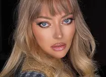 Delia, de nerecunoscut în pozele din copilărie! Cum arăta artista înainte să devină diva nonconformistă de astăzi