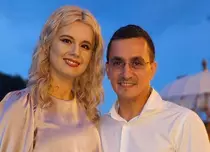 Marian Drăgulescu și  Simona Carmen s-au căsătorit civil! Ce rochie inedită a purtat mireasa. Primele imagini